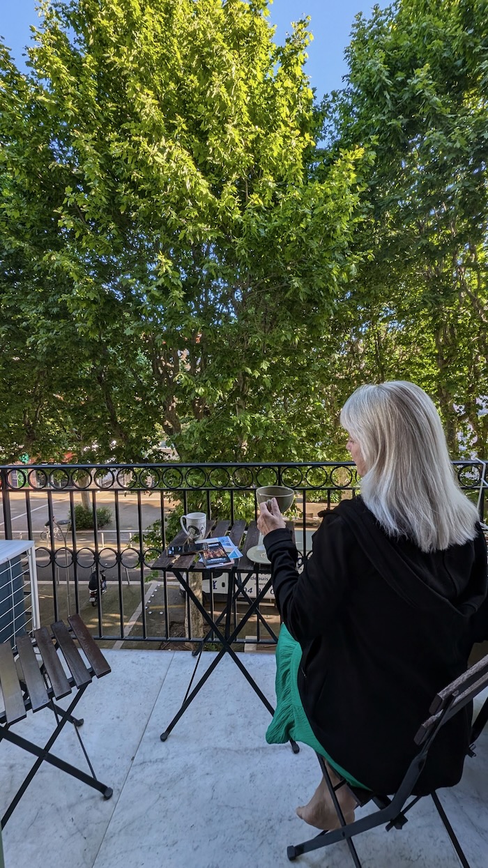 Jo Castro giving ideas about what clothes to wear in the South of France in May.